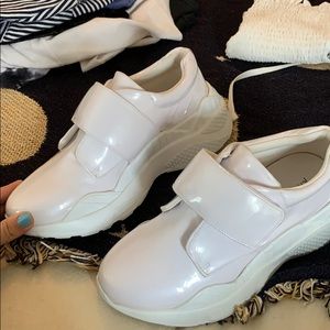 never  worn jeffery campbell white glossy sneakers